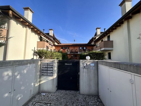 First photo of the property