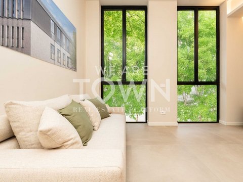 First photo of the property