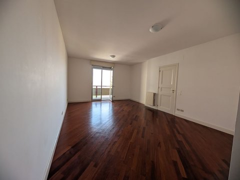 First photo of the property