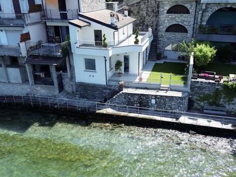 First photo of the property