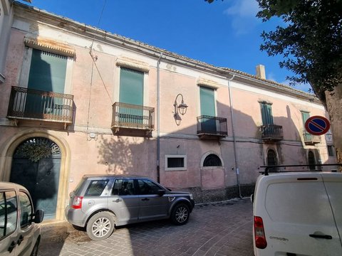 First photo of the property