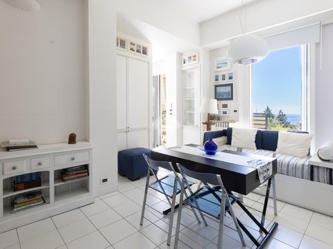 First photo of the property