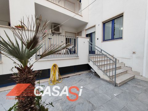 2-bedroom freehold apartment in Otranto — photo 1 of 5