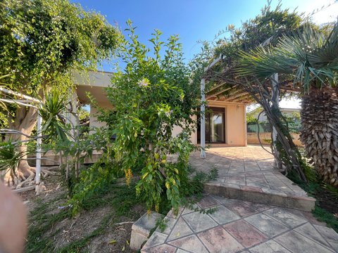 First photo of the property