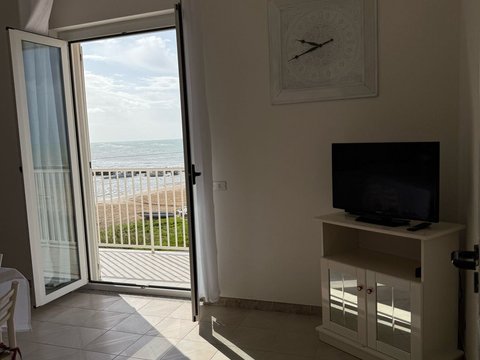 First photo of the property