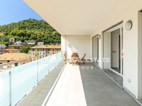 First photo of the property