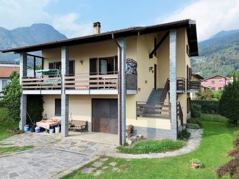 First photo of the property