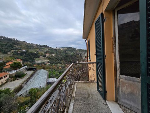 Перша фотографія об’єкта нерухомості