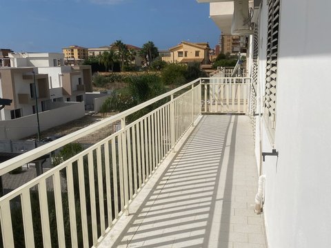 First photo of the property