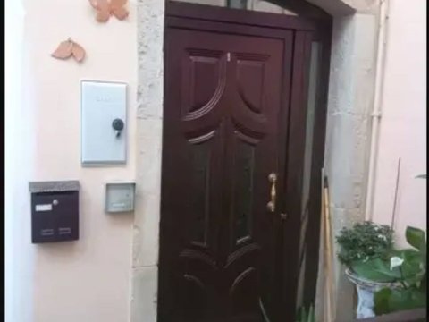 First photo of the property