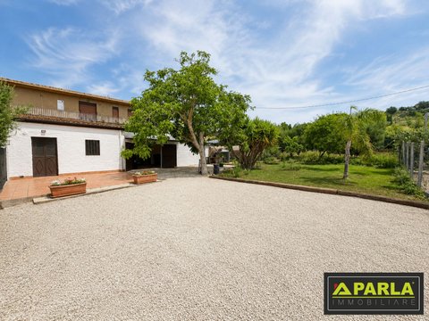 First photo of the property