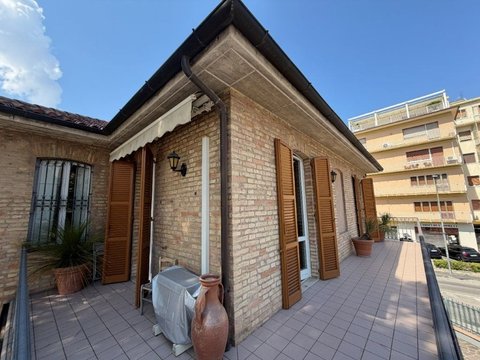Prima foto dell'immobile