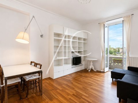 First photo of the property