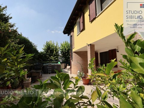 Prima foto dell'immobile