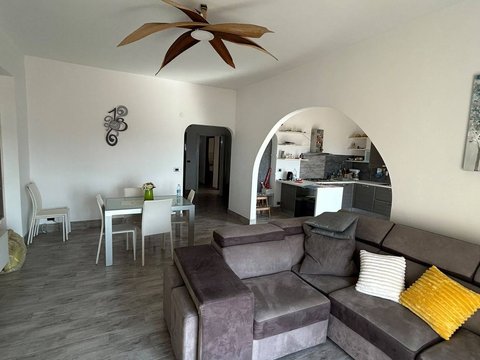 First photo of the property