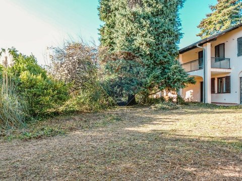 Remax professionisti immobiliari: 3 case e appartamenti in vendita a ...