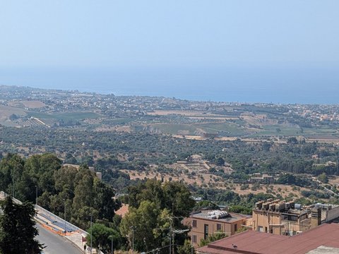 First photo of the property