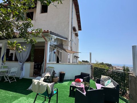 First photo of the property