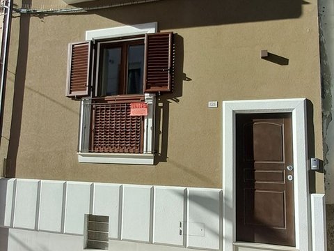 First photo of the property