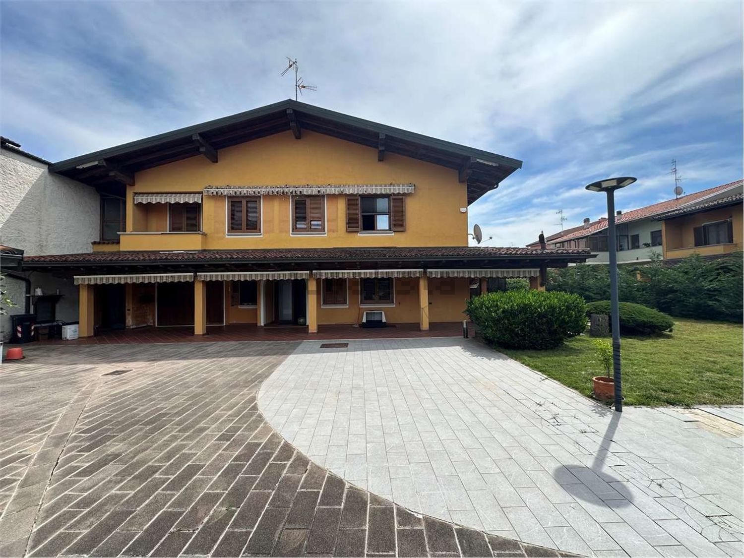 Villa o villino in vendita a Bellinzago Novarese