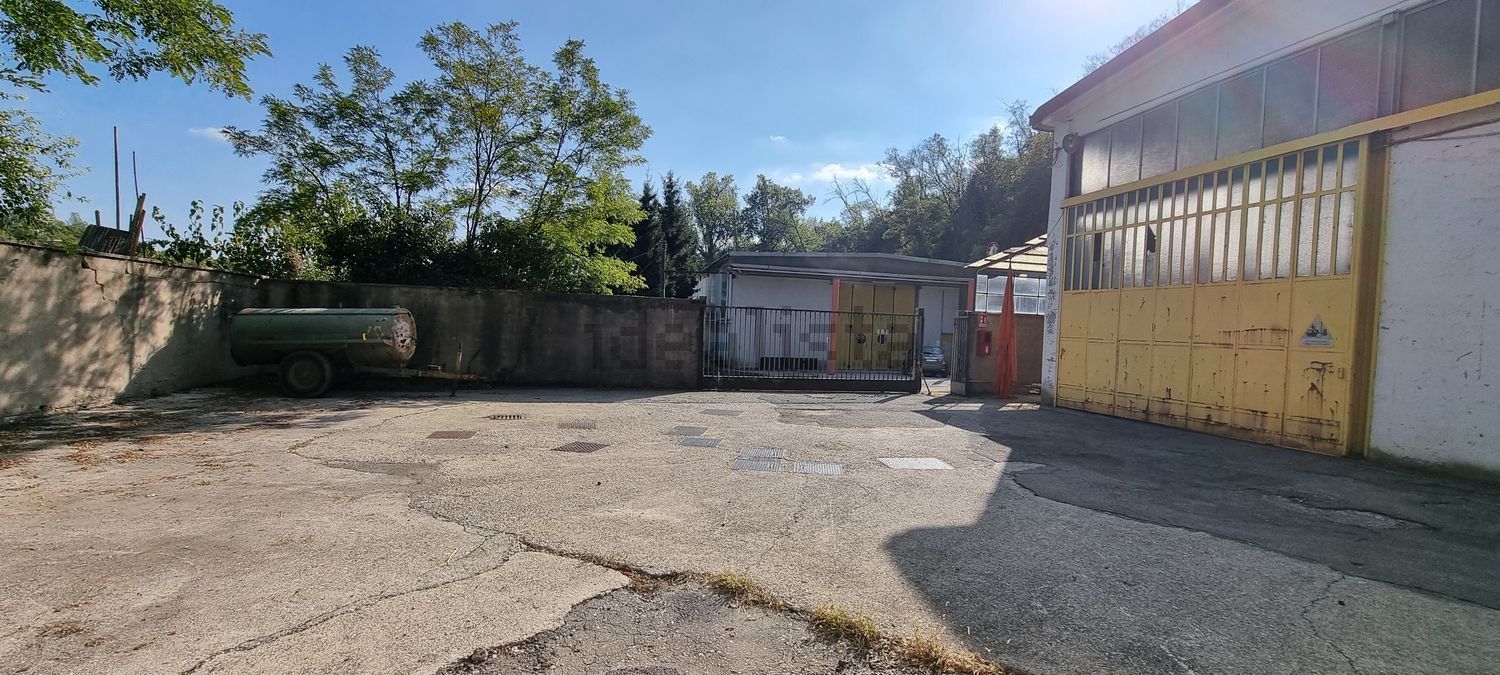 Capannone Industriale in affitto a Verano Brianza