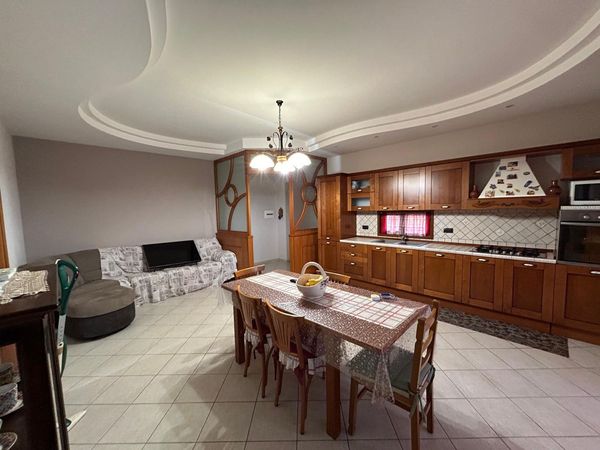 Casa/Villetta a schiera In Affitto