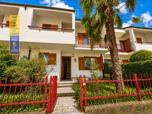 Casa/Villetta a schiera In Vendita
