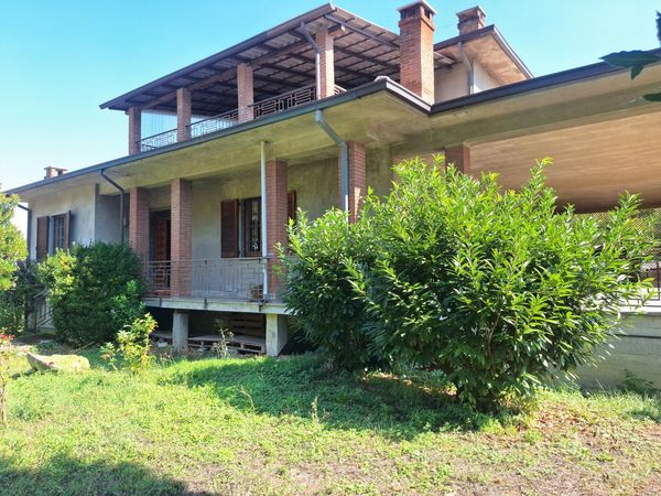 Casa/Casa indipendente In Vendita