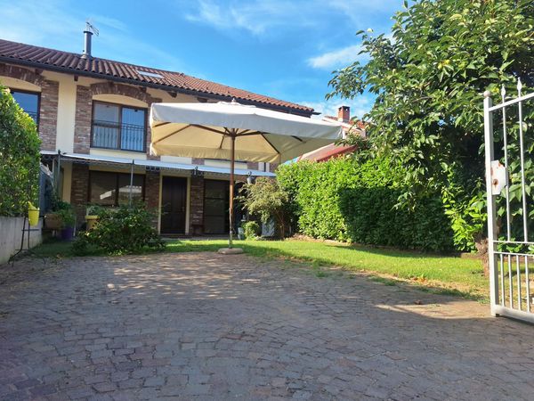 Casa/Villetta a schiera In Vendita