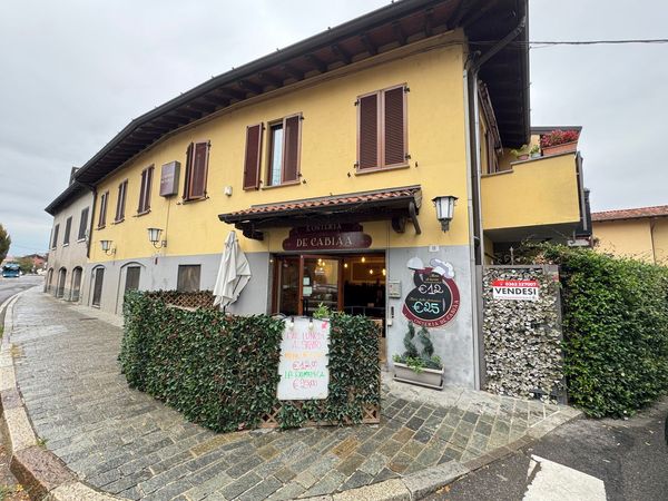 Locale In Vendita