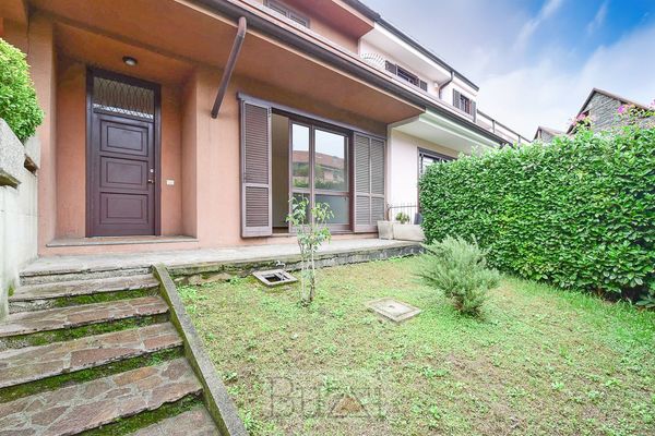 Casa/Villetta a schiera In Affitto