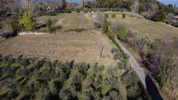 Terreno In Vendita