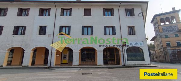 Locale In Vendita