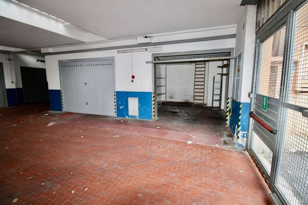 Garage o posto auto In Vendita