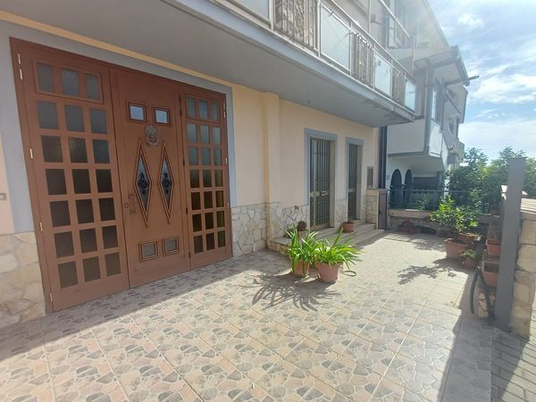 Casa/Casa indipendente In Vendita