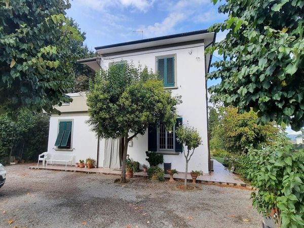 Casa/Casa indipendente In Vendita