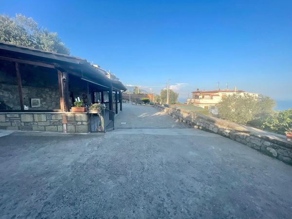Casa/Villetta a schiera In Vendita