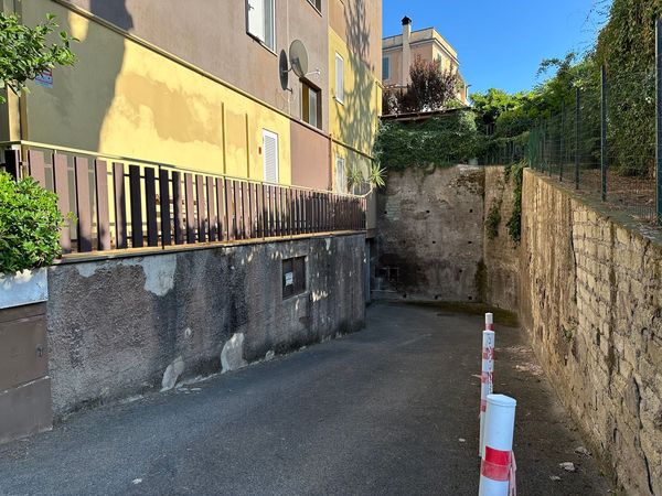 Garage o posto auto In Vendita