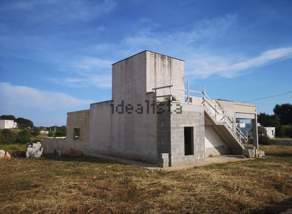 3-bedroom freehold villa in Ostuni — photo 2 of 5