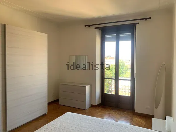 3 stanze singole in Crocetta, foto 2 di 23