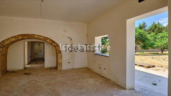 4-bedroom freehold villa in Nardò — photo 5 of 5