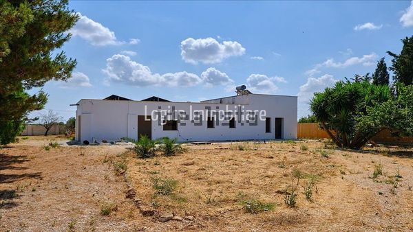 4-bedroom freehold villa in Nardò — photo 1 of 5