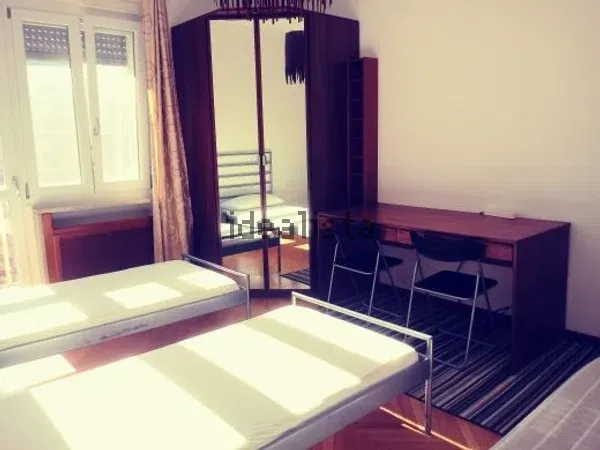 Posto letto in doppia in Vanchiglia, foto 2 di 13