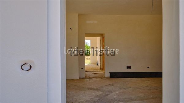 4-bedroom freehold villa in Nardò — photo 4 of 5