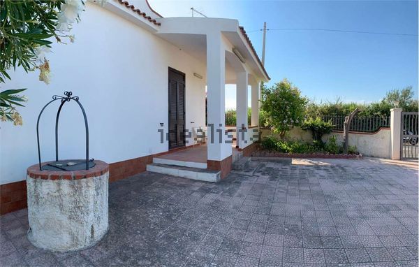 2-bedroom freehold villa in Noto — photo 2 of 5