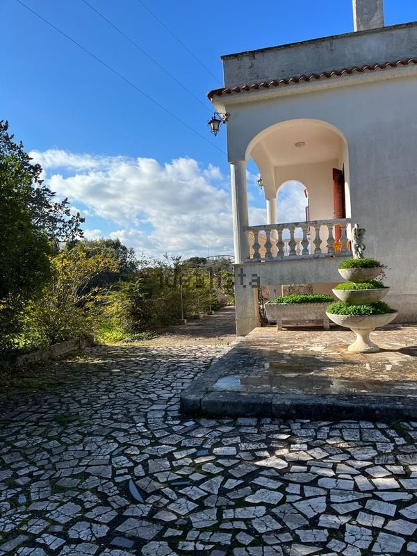 2-bedroom freehold villa in Ostuni — photo 4 of 5