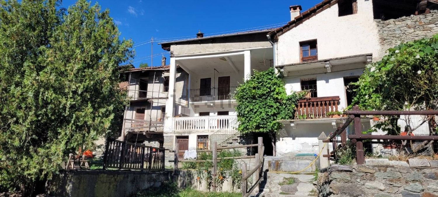 Casa de aldeia em Roisan