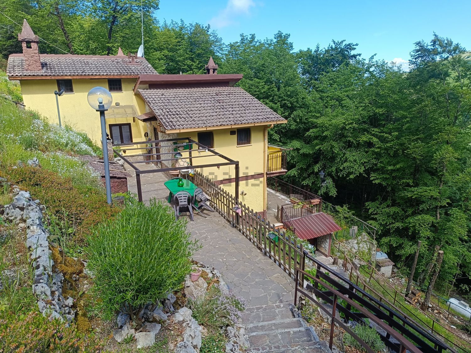 Häuser in Serrone