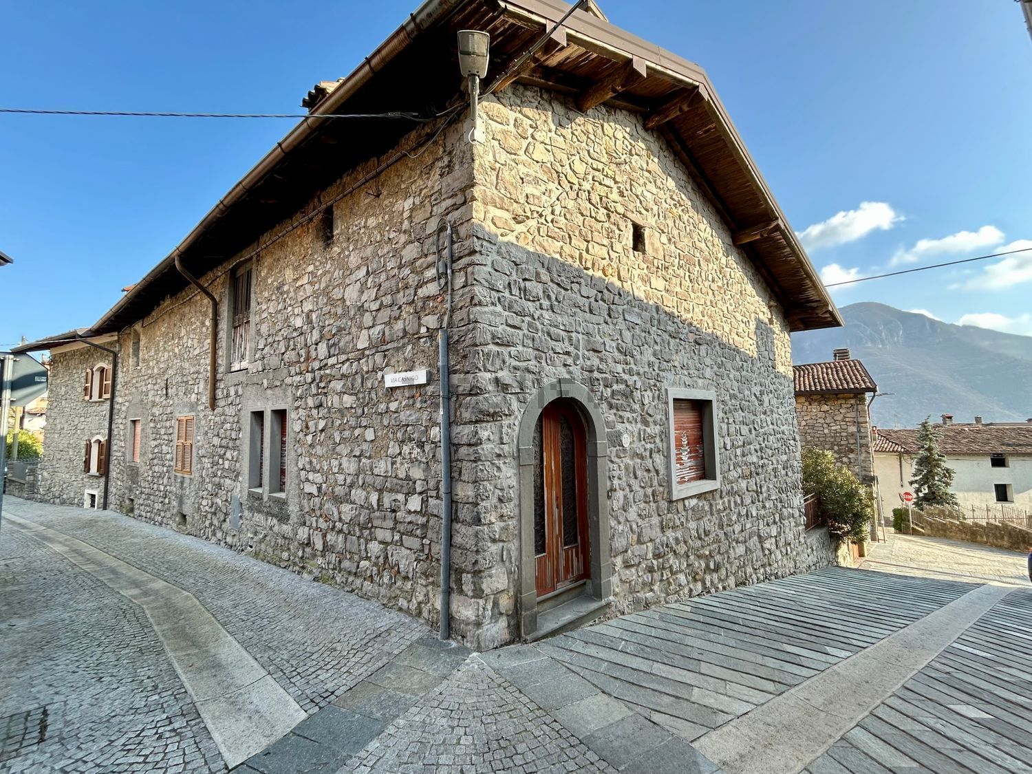 Villetta indipendente a Bianzano