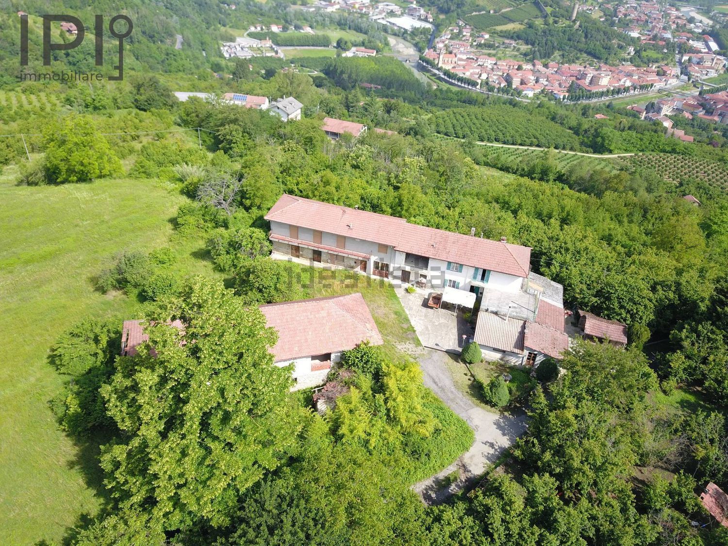 Quintas e casas rústicas em Cortemilia